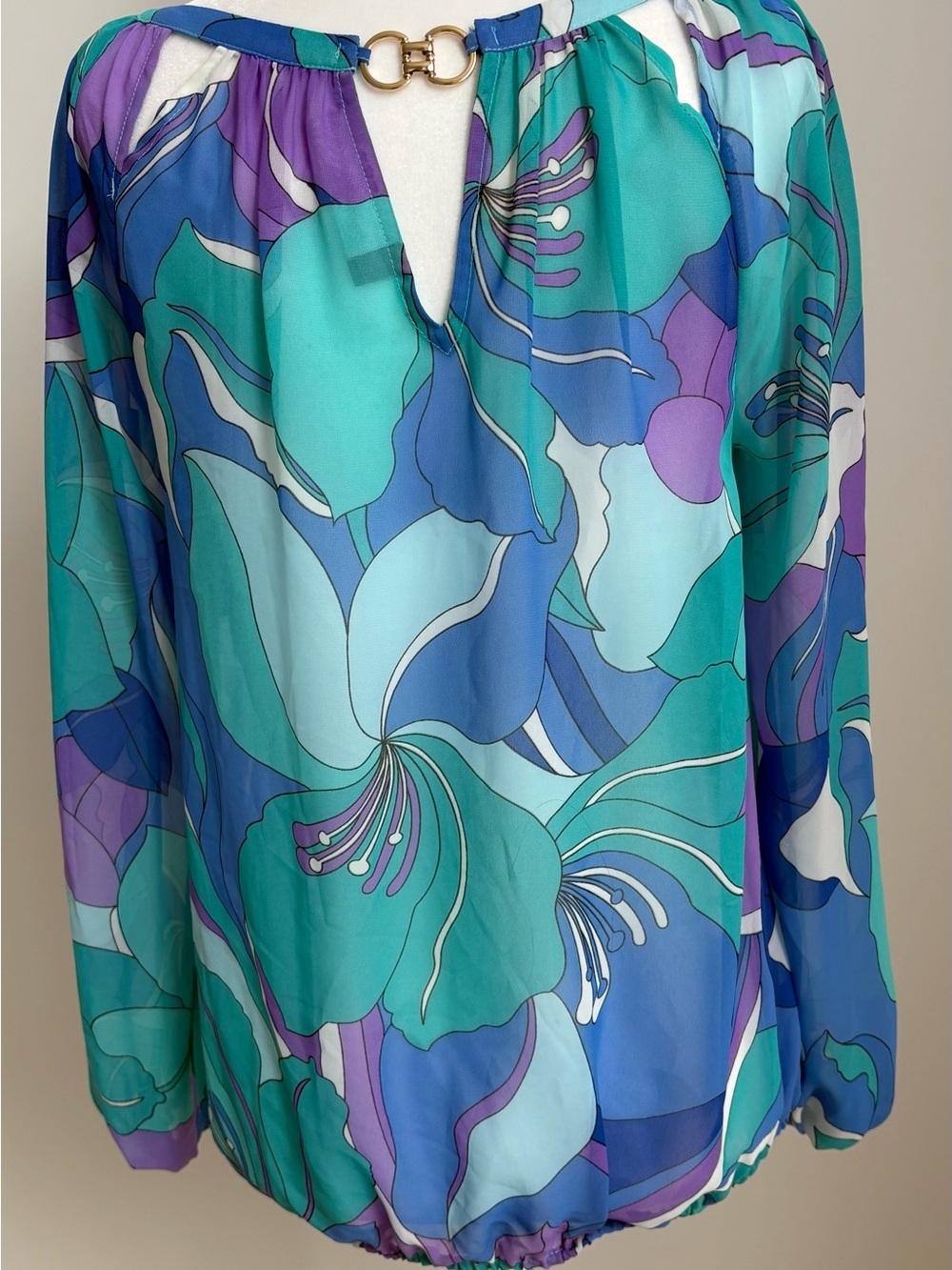 Jennifer Lopez Turquoise Blue Purple Floral Print Top with Gold Ring Detail - Picture 3 of 5